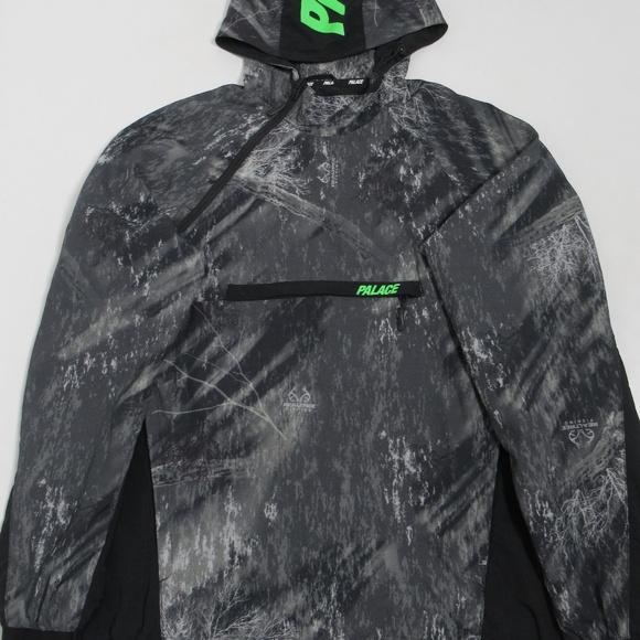 Palace Men's Asymetric Real Tree Shell Top Black Size M Pullover - Picture 1 of 12